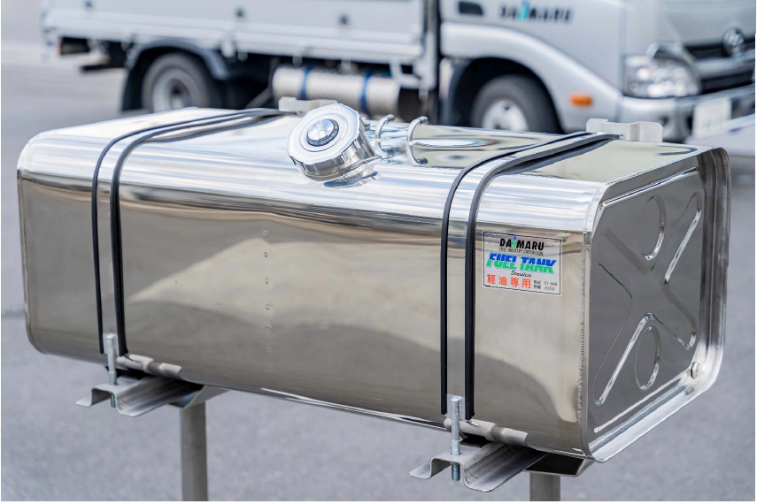 ステンレス製 燃料タンク - 大丸鐵興株式会社