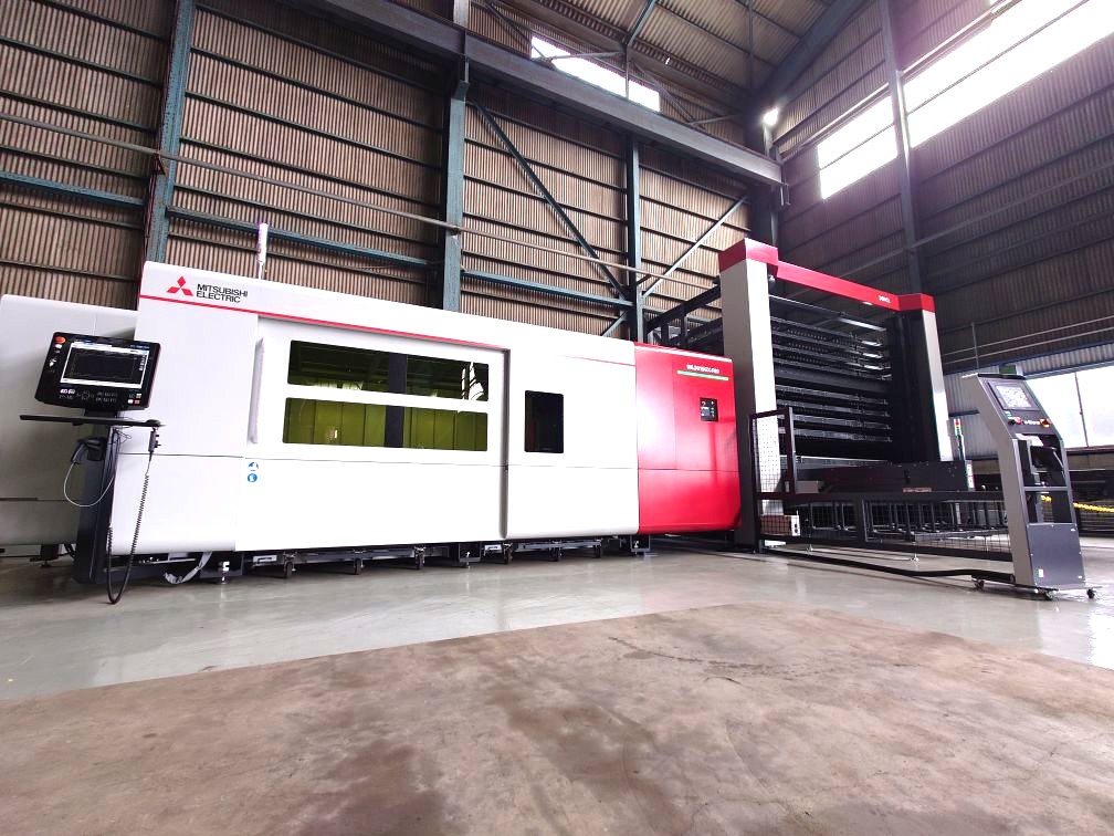 二次元ファイバーレーザ加工機「ML3015GX-F80」を導入しました。