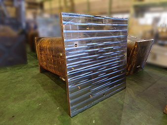 建築　柱　横中ぐりフライス加工